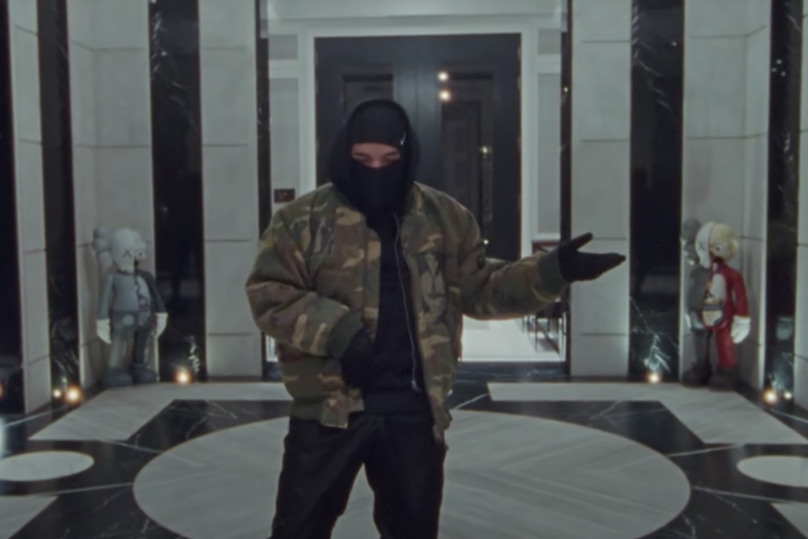 Новый клип дрейка. Drake tootsie slide обои. Toosie slide дрейк. Drake tootsie. Дрейк tossie slide.